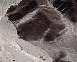 Bir insan figürünü temsil eden Nazca Çizgileri