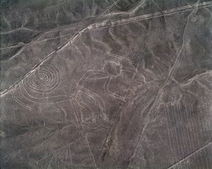 Bir maymun figürünün havadan görünüşü, Nazca Çizgileri (fotoğraf by Prehistoric Prehistoric