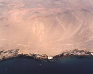 Paracas Şamdanının veya And Dağları