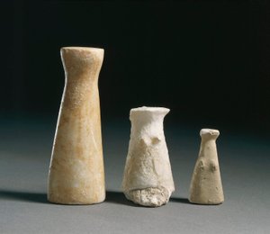 Prehistorya: Los Millares (Almeria) bölgesinden kadın idoller. İspanya Madrid, Ulusal Arkeoloji Müzesi by Prehistoric Prehistoric