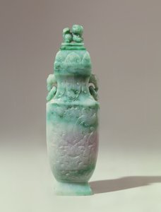 Korkuluklu vazo ve kubbeli kapak, geç Qing Hanedanlığı (zümrüt ve beyaz yeşim) by Qing Dynasty Chinese School