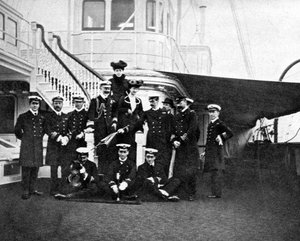 Kraliyet yat Victoria ve Albert, Kopenhag, 1908 gemide grup portresi. by Queen Alexandra