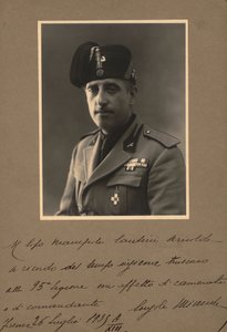"MVSN- Blackshirts" albümü: Milislerin üniformalı konsolu, 07/1935 (s/b fotoğraf) by R. Petrelli