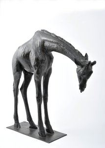 Başı Alçaltılmış Büyük Zürafa, 1909-10 modellenmiştir, 1913