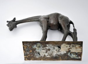 Başı Alçaltılmış Büyük Zürafa, 1909-10 modellenmiştir, 1913