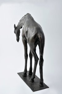 Başı Alçaltılmış Büyük Zürafa, 1909-10 modellenmiştir, 1913