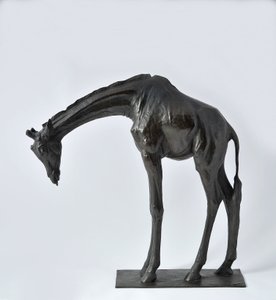 Başı Alçaltılmış Büyük Zürafa, 1909-10 modellenmiştir, 1913