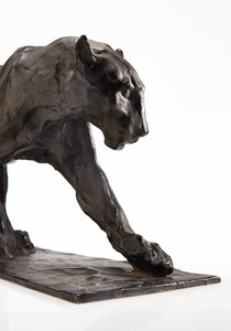 Panter yürüyüşü, arka bacağı kaldırılmış, c.1904 (patine bronz)
