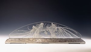 İki Atlı; nadir bir cam aydınlatma armatürü by Rene Jules Lalique