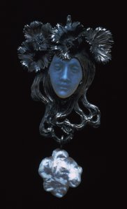 Kadın yüzlü kolye, c1898-1900 by Rene Jules Lalique