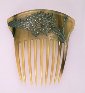 Boynuz tarağı, Rene Jules Lalique (1860-1945), Paris, 1900-02 by Rene Jules Lalique