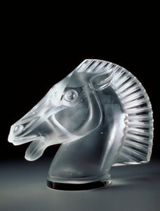 Longchamp radyatör kapağı by Rene Jules Lalique