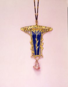 Sarkıt Broş ve Zincir (emaye, fildişi, altın ve inci) by Rene Jules Lalique