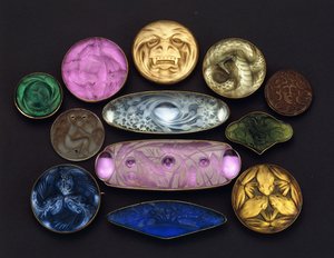 Çeşitli cam eşyalar by Rene Jules Lalique