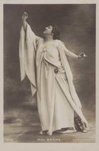 Marie Bremen, İngiliz mezzosoprano şarkıcısı by Reutlinger Studio