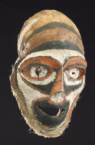 İnsan kafatasından yapılmış maske, Yeni Britanya, Papua Yeni Gine