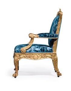 George III yaldızlı ahşap koltuklardan biri