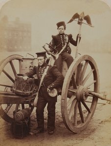 Trompetçiler Gritten ve Lang, Kraliyet Topçu, 1856 (sepya fotoğraf) by Robert Howlett