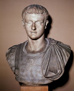 Caligula büstü (mermer heykel by Roman
