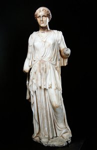 Kore (mermer) by Roman