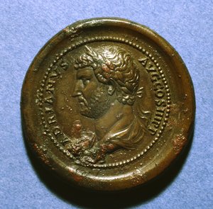Hadrian Madalyonu, 117-38 (altın)