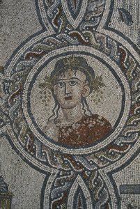 Dört Mevsim Mozaiği, Dionysos Evi, detay, baş (mozaik) by Roman