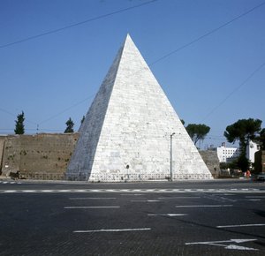 Cestius Piramidi, Roma by Roman