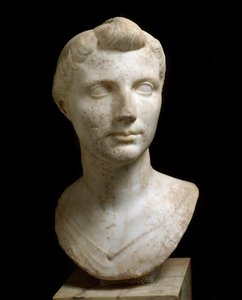 Roma Sanatı: “” Küçük Octavia Thurina Büstü (Octavia Minore veya Genç Octavia) (MÖ 69-11) ”” Mermer heykel. Roma, Ulusal Roma Müzesi (veya Terme) by Roman
