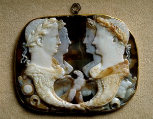 Roma Sanatı: Onyx camee (Gemma Claudia), imparatorluk çiftleri Claude (Tiberius Claudius Drusus) (M.Ö. aynı Germanicus (15 BC-19 AD) C) by Roman