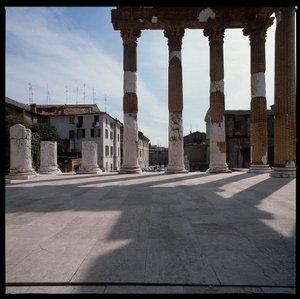 Roma sanatı: başkentin görünümü (capitolium), MS 73, Brescia İtalya by Roman