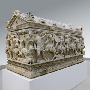 Askerler ve Amazonlar Arasındaki Savaşı Betimleyen Lahit, MS 140-170 (mermer) by Roman
