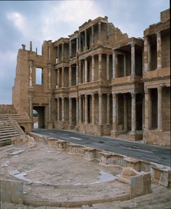 Roma tiyatrosunun sahnesi, 2.-3. yüzyıl by Roman