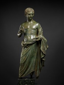 Aristokrat bir çocuğun bronz heykeli, MÖ 27-14 MS (bronz)