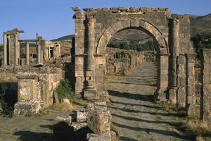 Kart, kemer ve Venüs tapınağı (solda), Yüksek İmparatorluk Dönemi (MÖ 27-395) by Roman Imperial Period
