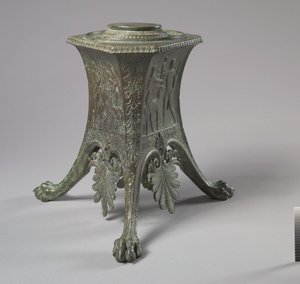 Tripod Tabanı, MÖ 100-1 by Roman Imperial Period