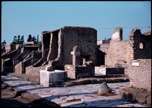 Cardo V ve alt decumanum arasındaki kavşak, MÖ 5. yüzyıl - MS 1. yüzyıl by Roman Roman