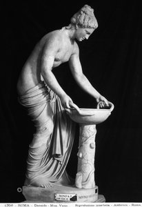 Danaide (mermer) tasvir eden heykel by Roman Roman