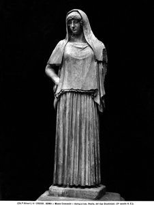 Hestia Heykeli (mermer)