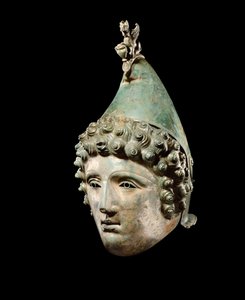 Crosby Garrett miğferi, MS 1.-2. yüzyılın sonları (bronz) (ayrıca bkz. 871728-34, 482018, 396169 & 413094) by Roman Roman