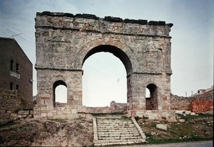 ದಿ ಟ್ರಯಂಫಲ್ ಆರ್ಚ್, 2ನೇ-3ನೇ ಶತಮಾನದ (ಫೋಟೋ)ಟರ್ಕ್ by Roman Roman