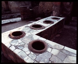 Thermopolium mermer tezgah, MÖ 5. yy - MS 1. yy by Roman Roman