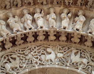 Güney portalının heykellerinden detay by Romanesque
