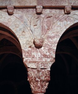 Manastırın kürsüsüne oyulmuş İncil yazarları John ve Marc