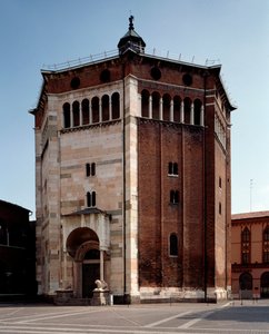 Vaftizhanenin dıştan görünüşü by Romanesque