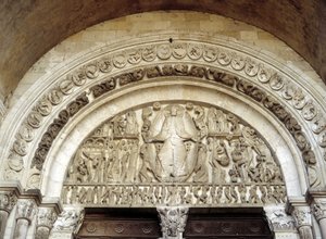 Son karar, 13. yüzyılın Romanesk sanatı olan Cathedrale Saint Lazarus d