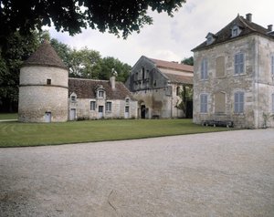 Dovecot, kilise ve başrahip konutunun görünümü by Romanesque