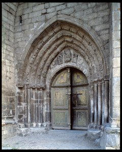 Kilisenin görünümü by Romanesque