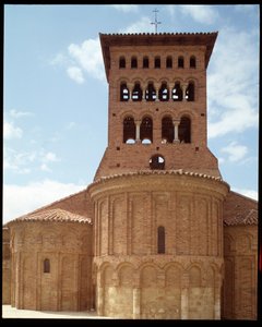 çan kulesi ile kilisenin Görüntüle by Romanesque
