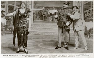 Oyuncu kadrosunun üyeleri Oh! Ey! Delphine!!!, c1916. by Rotary Photo