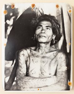 Kababuyan bölgesinden dövmeli bir Ifugao by Roy Barton